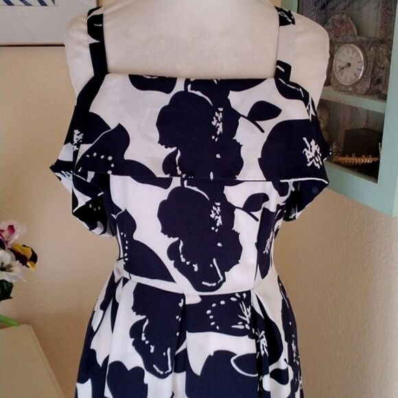 SHEIN Midi Dress - Picture 4 of 15